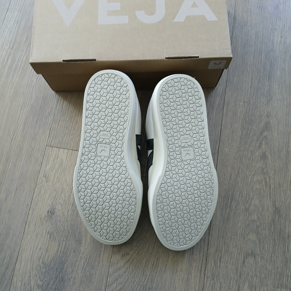 Veja Campo Leather Sneakers - Picture 9 of 11